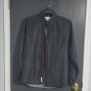 International Report long sleeve button down shirt
